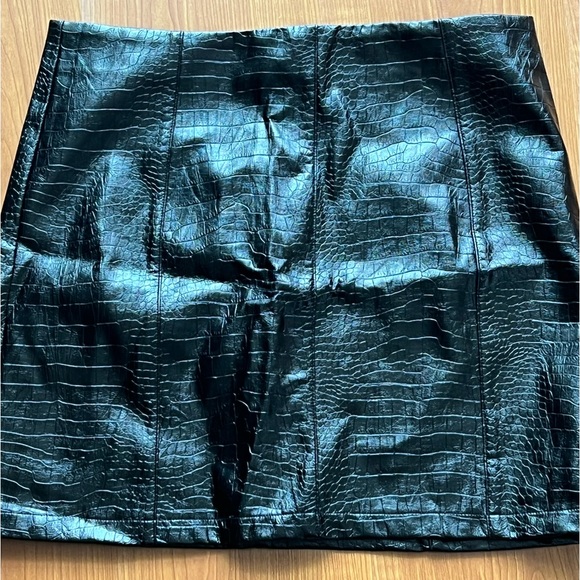 M Boutique Vegan Leather Skirt - Picture 1 of 5